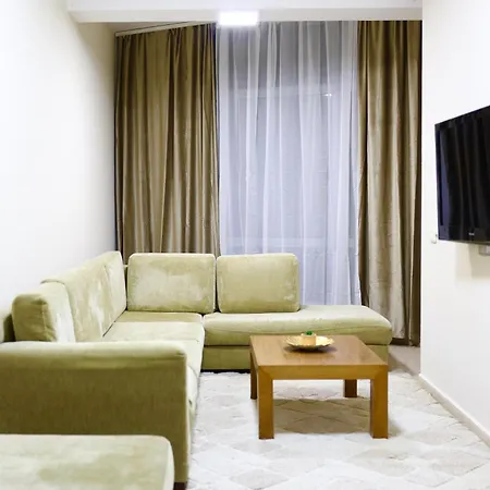 Daire Cozy Family Near Delijorgji