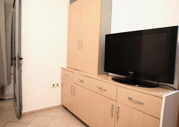 Cozy Family Near Delijorgji 公寓 地拉那