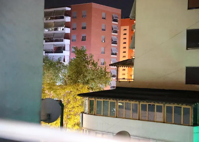 Cozy Family Near Delijorgji * 地拉那